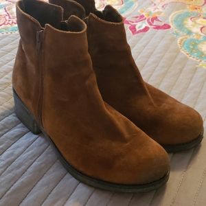 Naot Wander boot size 42